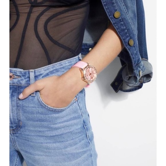NEW GUESS Sparkling Pink Multifunction Watch - Picture 7 of 9